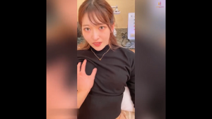 Lộ clip tự quay của hotgirl